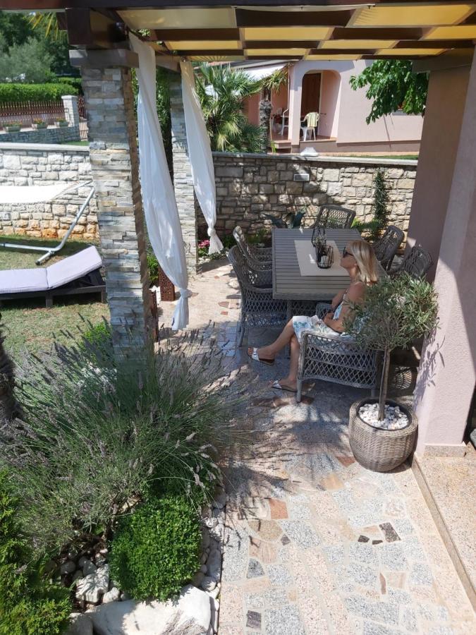 Ferienwohnung Mit 2 Schlafzimmer Oder Studio Apartment - Istrien-Fiorini 브르토니글라 외부 사진