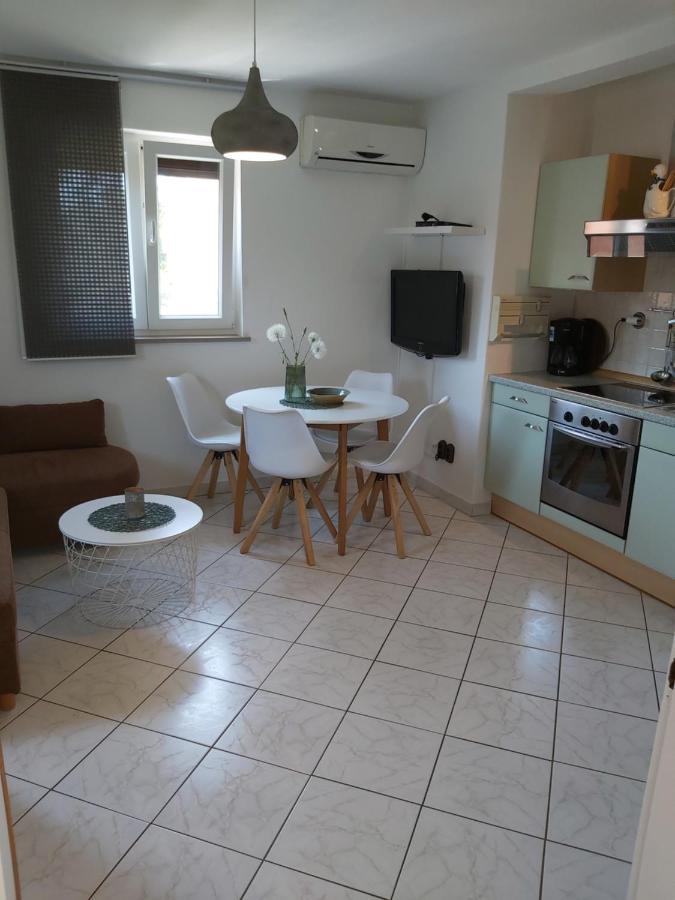 Ferienwohnung Mit 2 Schlafzimmer Oder Studio Apartment - Istrien-Fiorini 브르토니글라 외부 사진