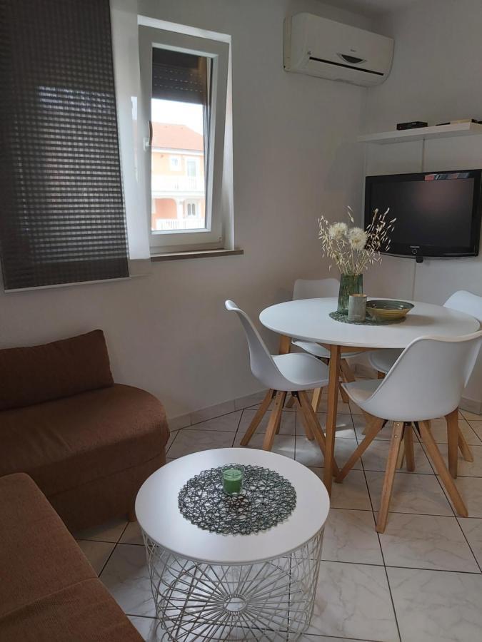 Ferienwohnung Mit 2 Schlafzimmer Oder Studio Apartment - Istrien-Fiorini 브르토니글라 외부 사진