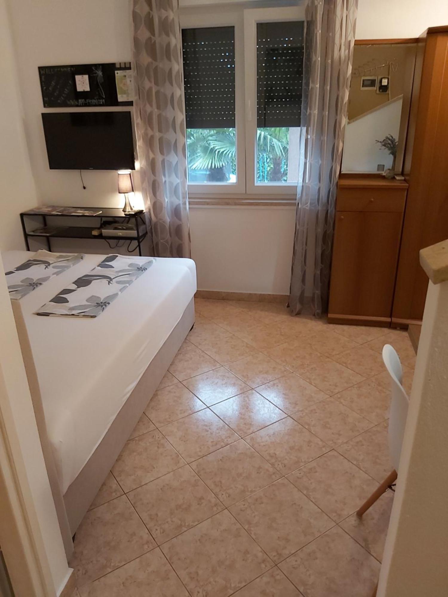 Ferienwohnung Mit 2 Schlafzimmer Oder Studio Apartment - Istrien-Fiorini 브르토니글라 외부 사진