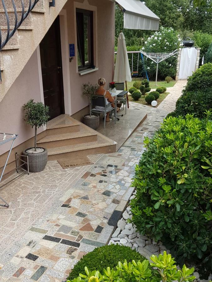 Ferienwohnung Mit 2 Schlafzimmer Oder Studio Apartment - Istrien-Fiorini 브르토니글라 외부 사진